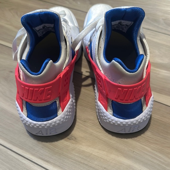 Nike Men’s Huarache - White and Blue Sneakers - Size 8.5 - Picture 3 of 3